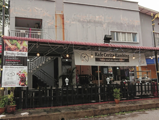 Berbuka dengan menu kambing di Cafe Cerita Kambing,Shah Alam.