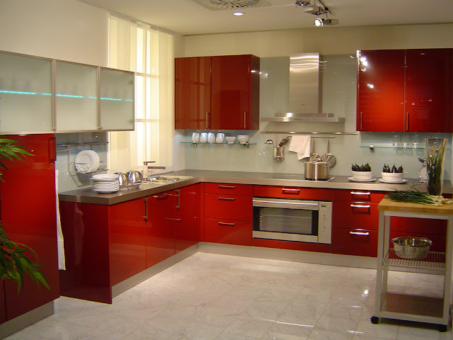  Model kitchen sets merah ialah salah satu pilihan warna desain sebuah kitchen sets 21 Model Kitchen Sets Merah