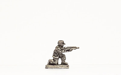 KSK5   Kneeling, firing rifle