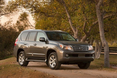 2010 Lexus GX 460 Front Angle View