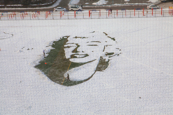 But from the air, you can tell that it's Marilyn Monroe! - What These People In China Made Out Of Snow Is Awesome