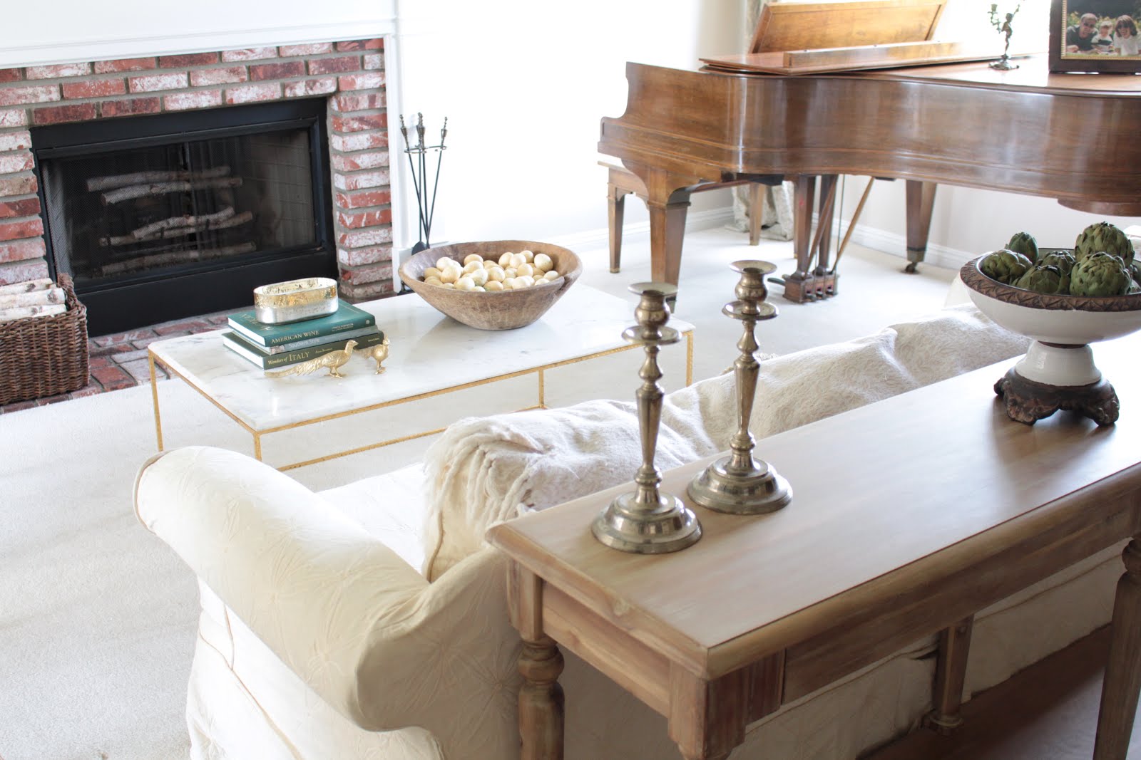 White Living Room Tables