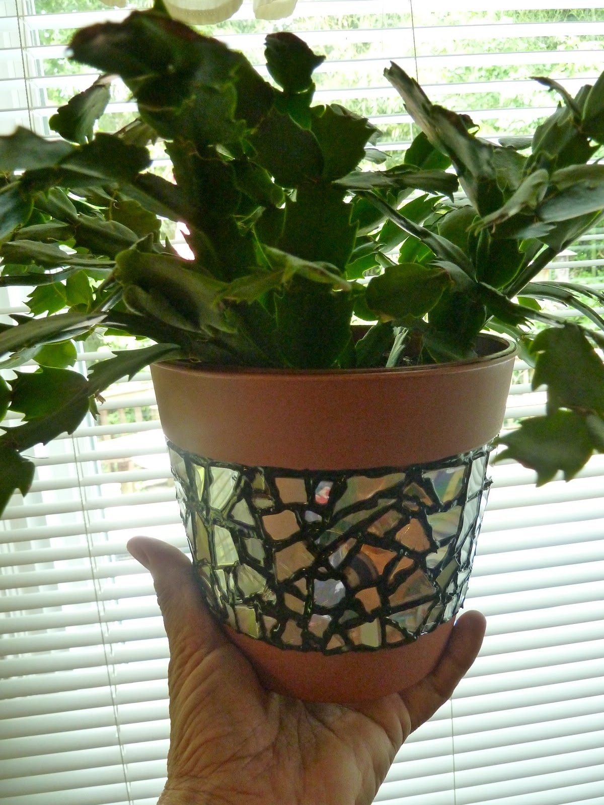 old flower pot ideas Recycled CD Mosaic Flower Pot | 1200 x 1600