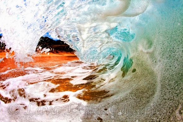 Nick Selway fotografia ondas do mar por dentro quebrando na praia