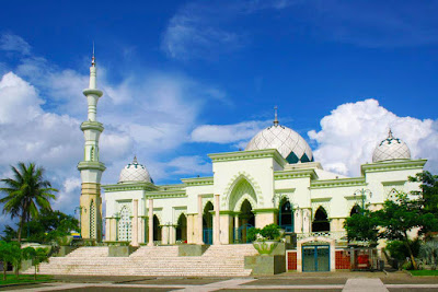 http://santripiss.blogspot.com/2017/05/11-masjid-terbesar-dan-termegah-di-indonesia.html