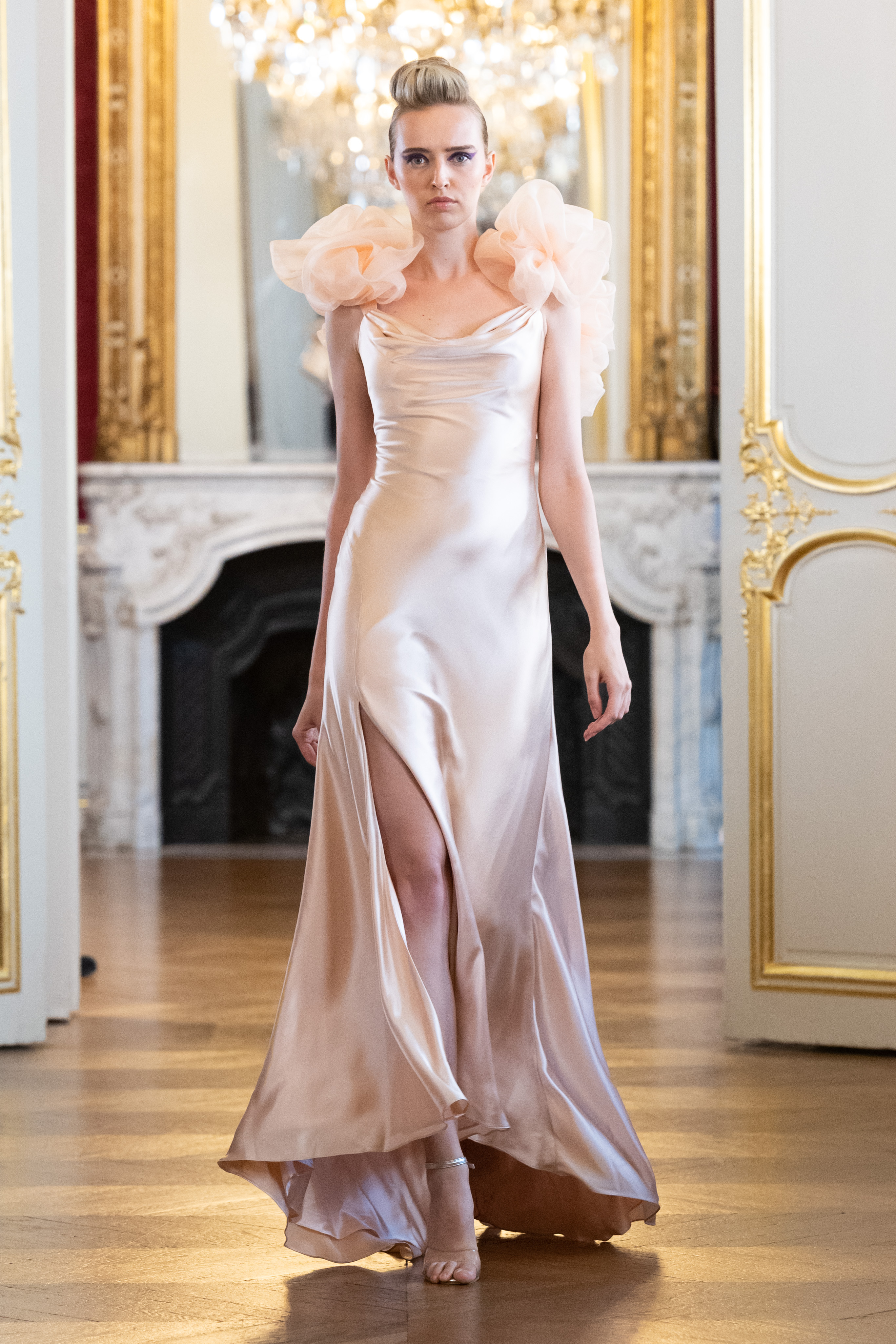 Défilé Fovari Haute Couture Paris