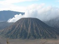 GUNUNG BATOK
