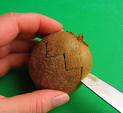 cách cắt kiwi