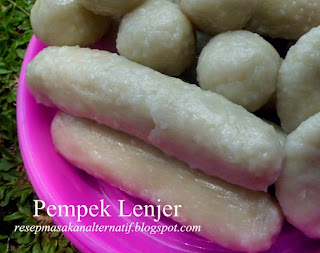  Pempek lenggang terbuat dari pempek lenjer yang di goreng dengan balutan telur dadar Resep Pempek Lenggang Lenjer Goreng Asli Palembang