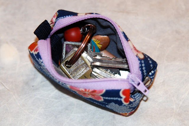 Schlüsseletui Kagi aus japanischen Stoffen von Noriko handmade, Japan, Design, Einzelstück, japanisch, Unikat, handgemacht, handgefertigt, Etui, Mäppchen, Schlüssel, keys, pouch, key, japanese fabric