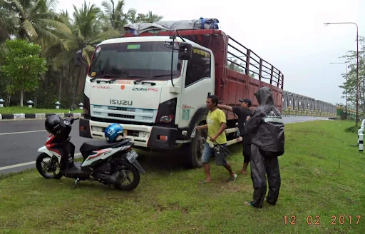 Sopir Truck, Profesi Mulia Yang Terlupakan