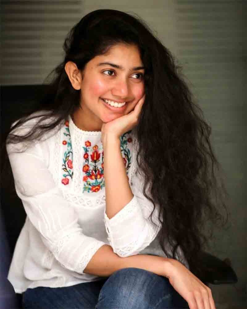 Sai Pallavi, Movie, Actress, Mollywood, Malayalam, Gallery, Photos, Sai Pallavi Gallery, Sai Pallavi Stills, Sai Pallavi Images, Sai Pallavi Pictures, Sai Pallavi Wallpapers, Cinema, Film, Sai Pallavi Photoshoot.