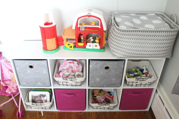 10 tips that will help you turn a nursery into a big kid bedroom, along with a printable planning worksheet to help you keep track of your ideas and form a plan for your new toddler room.  Tip 2: Have a plan for toy storage.