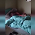 VIDEO: Encuentra a su mujer con el 'Sancho' en la cama y... no pasa nada