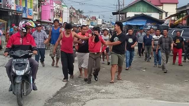 Waduhhh,,,Oknum PNS Satpol PP Kerinci Babak Belur Gara-gara Mencuri Kotak Amal Musalla