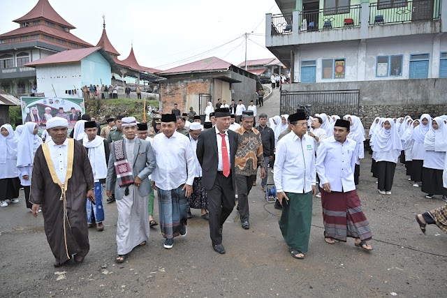 Pimpin Apel Hari Santri, Gubernur Mahyeldi Ingin Santri Turut Berperan Wujudkan Indonesia Emas