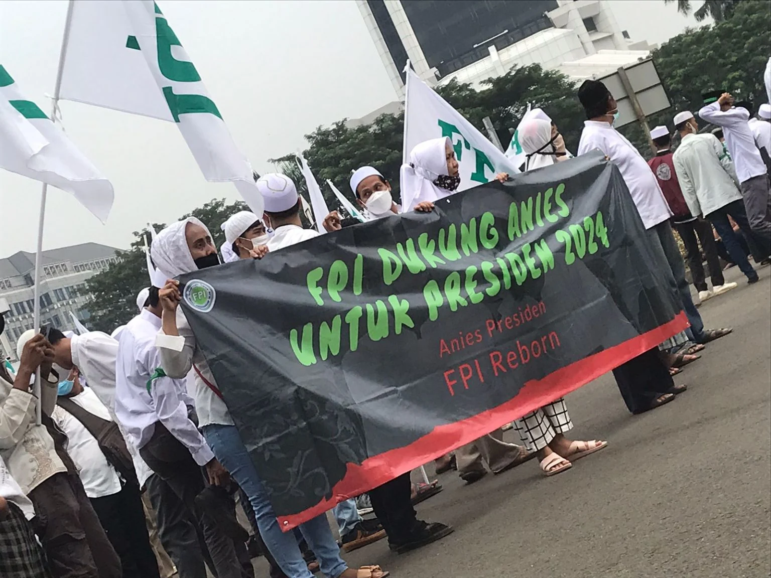 Terbongkar! Peserta Demo FPI Palsu Dukung Anies di Pilpres 2024 Akui Dibayar Rp 100 Ribu dan Difasilitasi Bus AC