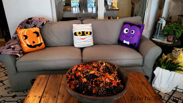 DIY Halloween Pillows. Share NOW. #eclecticredbarn #DIY #dollartree #pillows #halloweendecor