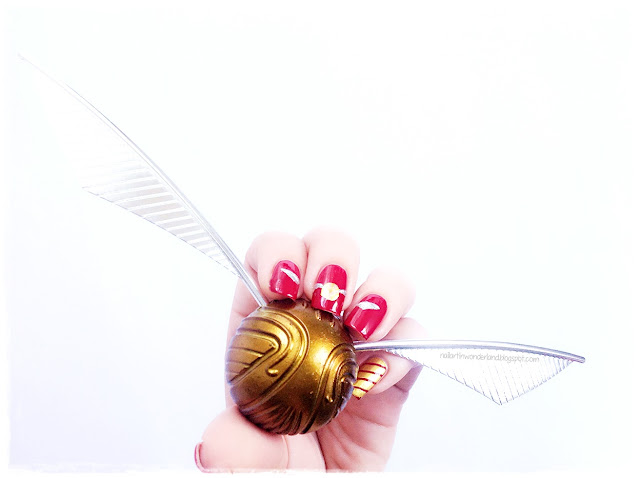 Harry Potter Quidditch Snitch Nail Art