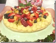 Torta in padella con macedonia di frutta