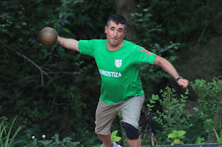 Torneo de bolos a cachete en Gorostiza