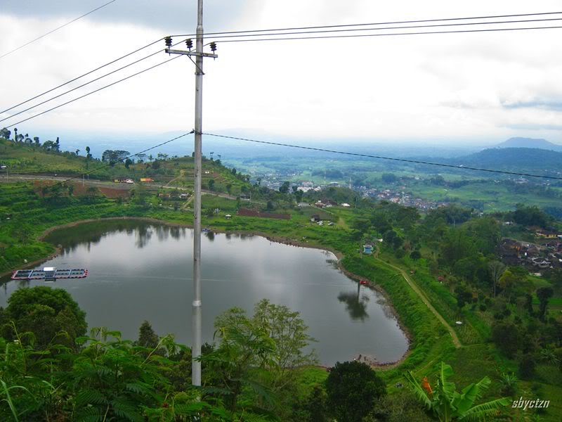 Pesona Wisata dan Kerajinan  Magetan  2011 Telaga Wahyu 