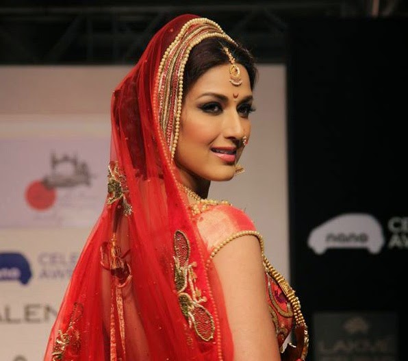 Sonali Bendre HD Wallpapers Free Download