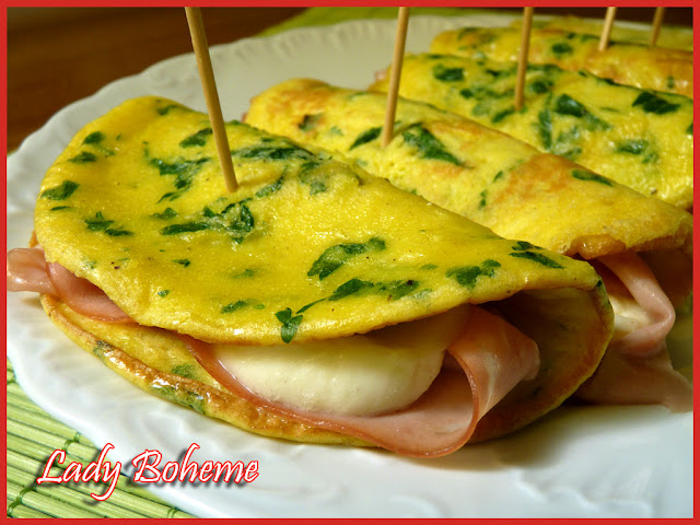 hiperica di lady boheme blog di cucina, ricette facili e veloci. Ricetta omelette con mortadella e mozzarella