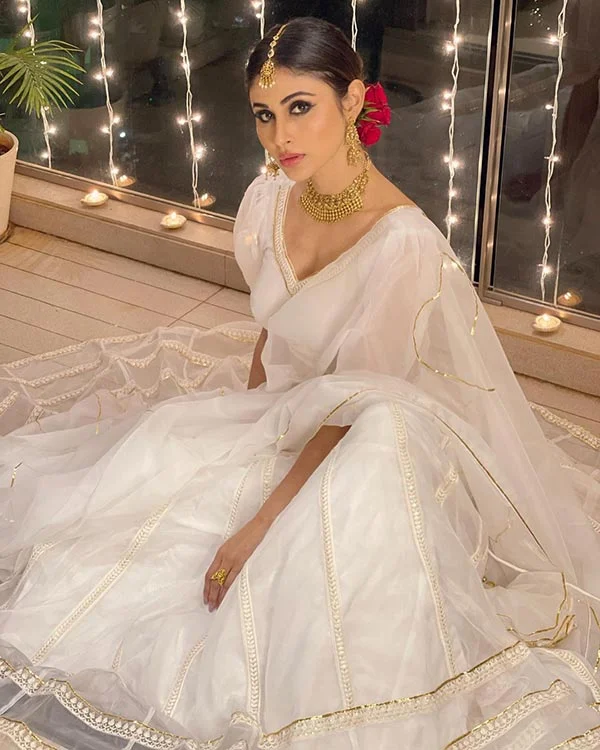 mouni roy saree hot bollywood actress