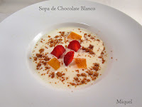 Sopa de chocolate blanco