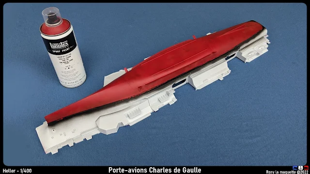 Montage de la maquette du Charles de gaulle d'Heller au 1/400.