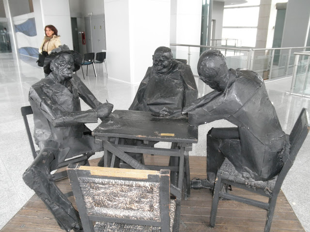 Jugadores de truco, escultura de Hugo Nantes Uruguai