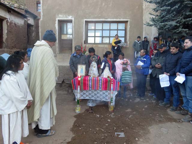 Gottesdienst in einer Mine in den Bergen Boliviens