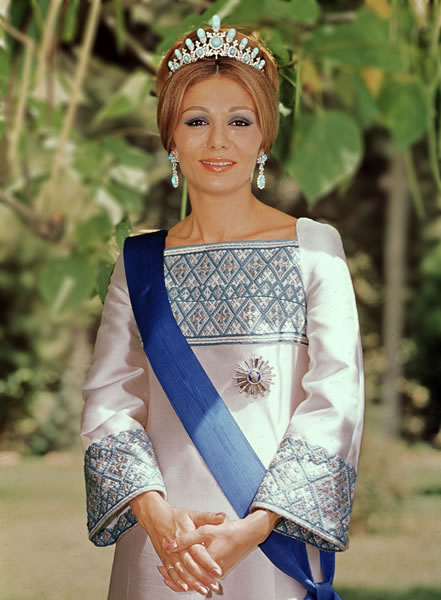 MAHARANI FARAH  DIBA PAHLAVI