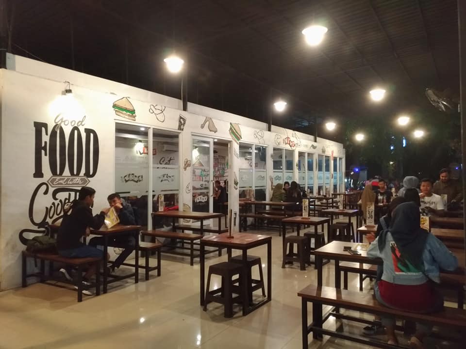 Wisata Kuliner Ala Anak  Muda  di Caf  WKWK Purwakarta 