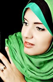 Panduan Lengkap Menjadi  Wanita  Muslimah  Cantik Sejati  