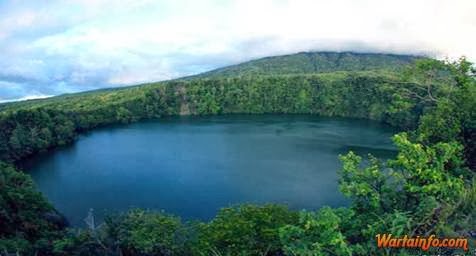 Misteri Siluman Buaya Danau Tolire Maluku yang Misterius 