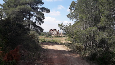 PR-C8 Santes Creus - Les Pobles - Castell de l'Albà- l'Albà - Santes Creus, camí  ral del Pla de Manlleu a Aiguamúrcia, Mas de Cal Güell