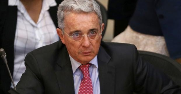 El expresidente Álvaro Uribe Vélez renuncia al Senado de 