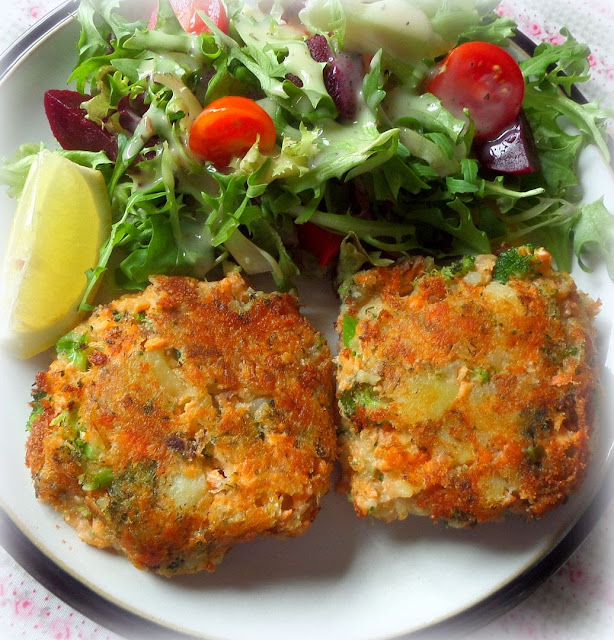 Salmon & Broccoli Cakes