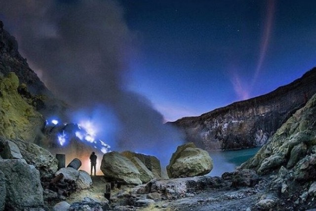 Two Tours in East Java, Mount Ijen and Mount Sewu Have Been Recognized by the World