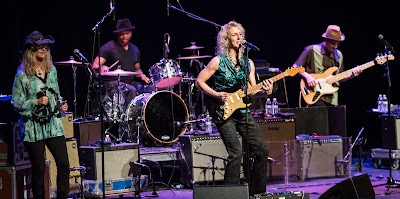 The Laurie Morvan Band é um grupo americano de blues rock liderado pela guitarrista, cantora e compositora Laurie Morvan.