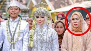 Potret pernikahan Norma Risma dan wajah ibunda yang tidak senyum. Sumber: Facebook