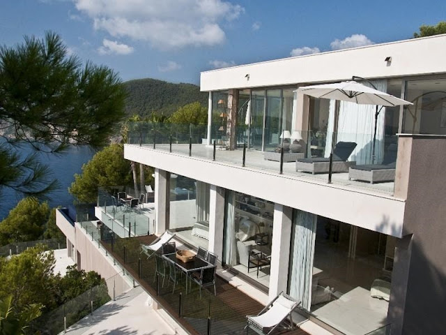 Balconies and terraces on the modern dream home