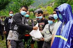Bantu Warga Terdampak Pandemi, Kapolres Batang Bagikan Ratusan Paket Sembako Di Desa Terpencil Bawang