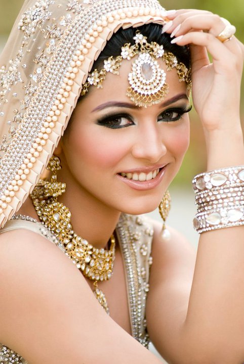 Traditional Indian bridal make up