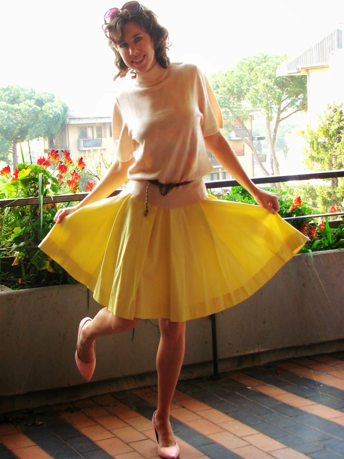 http://s-fashion-avenue.blogspot.it/2014/03/ladylike-with-full-skirt.html