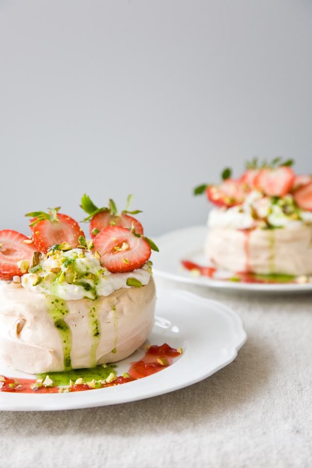 eat | pavlovas