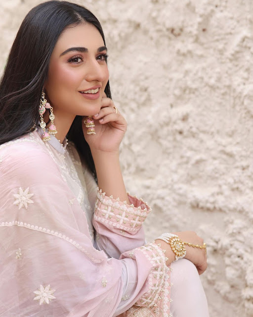 Sarah Khan Pics