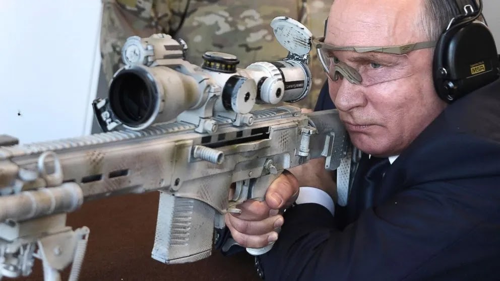 Πούτιν πατώντας την σκανδάλη σε κέντρο επιστράτων: «Έτσι θα σκοτώνετε τους εχθρούς μας»